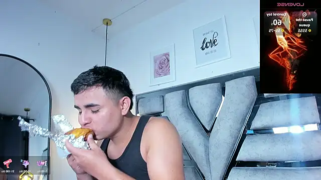 Snapshot of lianfox_ chatting on 04/15/26, 12:45 lianfox online show from 04/15/26, 12:45