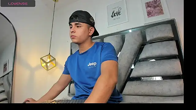 Snapshot of lianfox_ chatting on 04/16/26, 12:50 lianfox online show from 04/16/26, 12:50