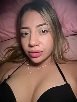 MissCat  online show from 12/21/25, 03:02