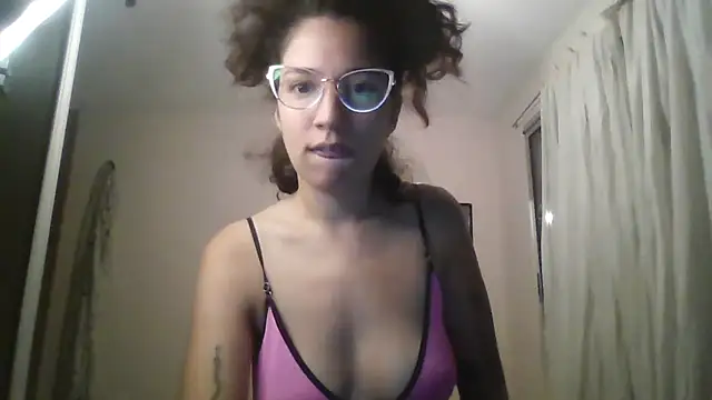 Snapshot of loliporomero chatting on 02/05/26, 02:27 loliporomero online show from 02/05/26, 02:27