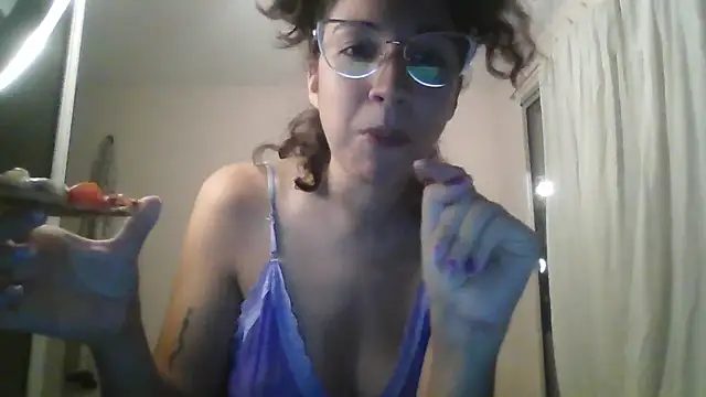 Snapshot of loliporomero chatting on 02/06/26, 12:04 loliporomero online show from 02/06/26, 12:04