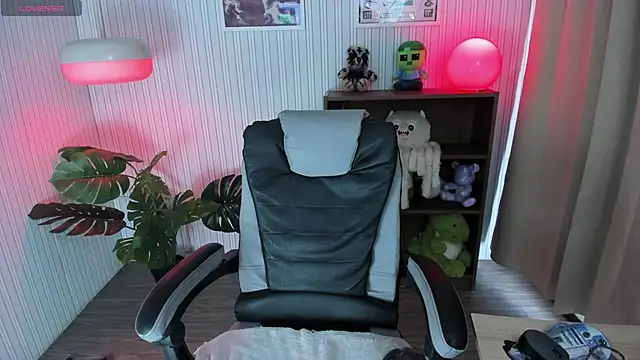 Snapshot of kattusauruss chatting on 09/11/25, 01:55 kattusauruss online show from 09/11/25, 01:55