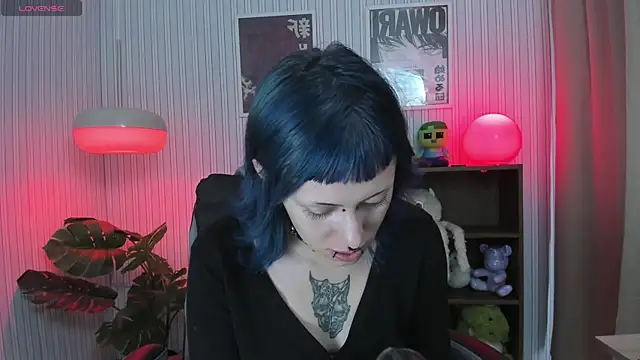 Snapshot of kattusauruss chatting on 09/12/25, 01:11 kattusauruss online show from 09/12/25, 01:11