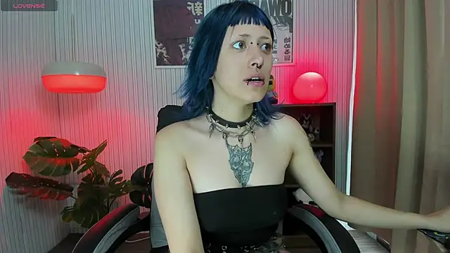 Snapshot of kattusauruss chatting on 09/13/25, 01:11 kattusauruss online show from 09/13/25, 01:11