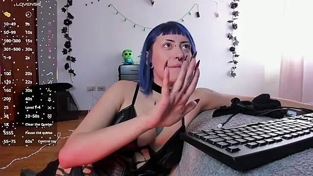 Snapshot of kattusauruss chatting on 10/01/25, 02:23 kattusauruss online show from 10/01/25, 02:23