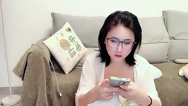 Snapshot of Rileyar1314 chatting on 12/14/25, 01:49 Rileyar1314 online show from 12/14/25, 01:49