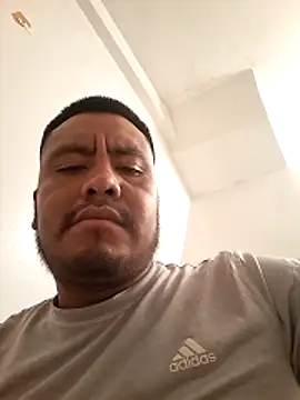 Snapshot of hernande986 chatting on 04/02/26, 06:16 hernande986 online show from 04/02/26, 06:16