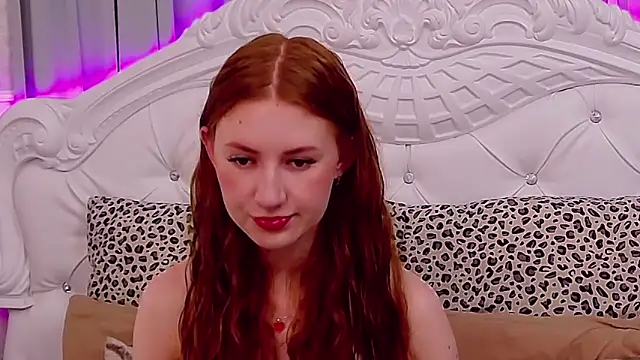 Snapshot of SaraMoor chatting on 09/12/25, 09:26 SaraMoor online show from 09/12/25, 09:26