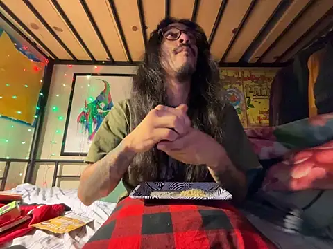 Snapshot of bigdickkane300 chatting on 11/29/25, 08:28 bigdickkane300 online show from 11/29/25, 08:28