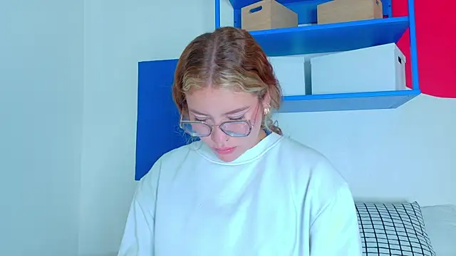 Snapshot of BelaMiller_ chatting on 09/22/25, 11:34 BelaMiller  online show from 09/22/25, 11:34