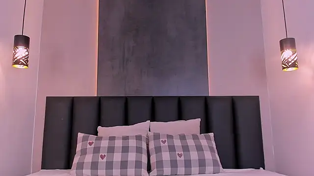 TiffValentinee  online show from 10/07/25, 08:39