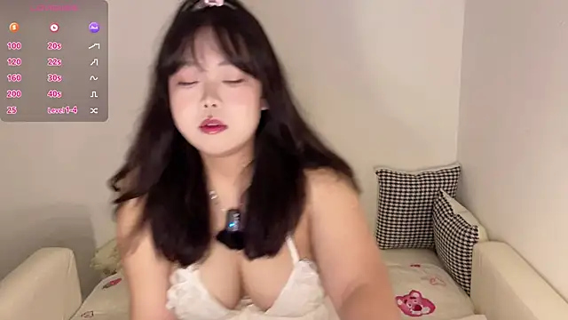 Kittenfishing online show from 09/10/25, 03:34