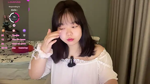 Snapshot of Kittenfishing chatting on 11/01/25, 06:32 Kittenfishing online show from 11/01/25, 06:32