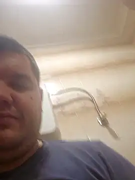 Snapshot of Fgddss33 chatting on 01/18/26, 08:34 Fgddss33 online show from 01/18/26, 08:34