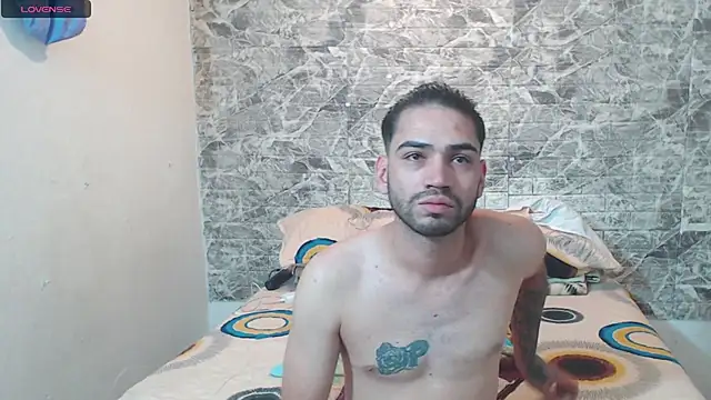 daniquintero03 online show from 09/29/25, 06:24