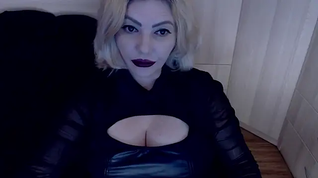 Snapshot of demisweet chatting on 05/18/26, 10:15 demisweet online show from 05/18/26, 10:15