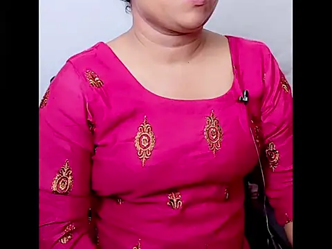 Snapshot of LushVamp chatting on 09/12/25, 09:20 LushVamp online show from 09/12/25, 09:20