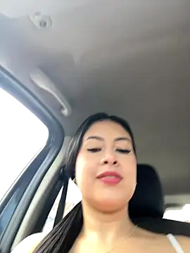 CrisMarulanda online show from 11/26/25, 03:13