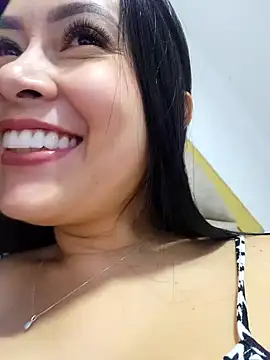 CrisMarulanda online show from 11/29/25, 11:08