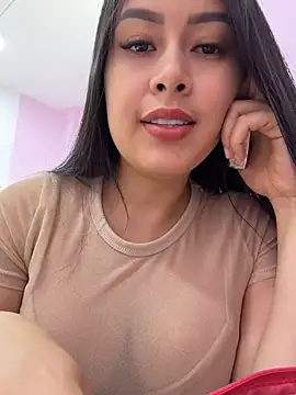 Snapshot of CrisMarulanda chatting on 05/06/26, 05:07 CrisMarulanda online show from 05/06/26, 05:07