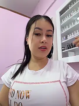 Snapshot of CrisMarulanda chatting on 05/13/26, 04:48 CrisMarulanda online show from 05/13/26, 04:48