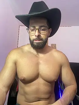 Snapshot of magnumchris chatting on 06/17/26, 08:32 magnumchris online show from 06/17/26, 08:32