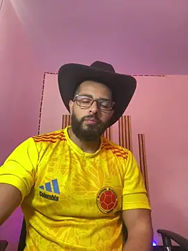 Snapshot of magnumchris chatting on 07/03/26, 01:17 magnumchris online show from 07/03/26, 01:17