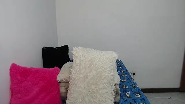 Snapshot of Rimuru17 chatting on 03/18/26, 04:37 Rimuru17 online show from 03/18/26, 04:37