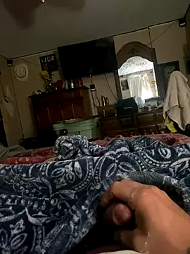 Snapshot of Lilbig_24 chatting on 10/15/25, 04:56 Lilbig 24 online show from 10/15/25, 04:56