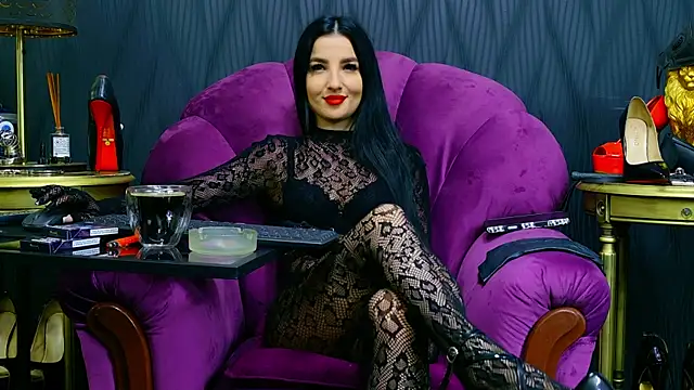 Snapshot of VivianReeve chatting on 06/15/26, 12:18 VivianReeve online show from 06/15/26, 12:18