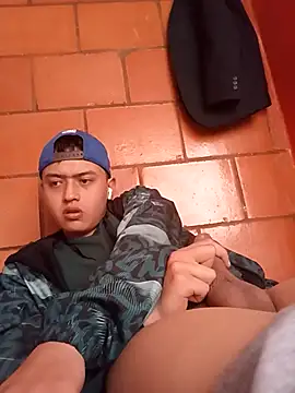 Snapshot of Lee_priest chatting on 12/18/25, 03:40 Lee priest online show from 12/18/25, 03:40