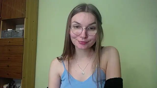 LooveELLYx online show from 12/03/24, 08:50