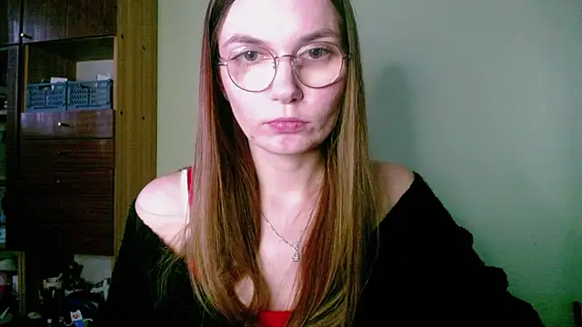 LooveELLYx online show from 12/04/24, 02:37
