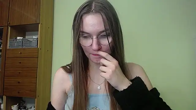 LooveELLYx online show from 12/05/24, 03:17