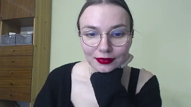 LooveELLYx online show from 12/17/24, 02:44