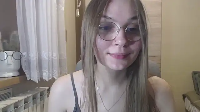 LooveELLYx online show from 12/27/24, 06:10