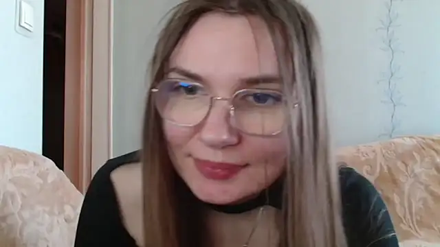 LooveELLYx online show from 03/21/25, 11:01