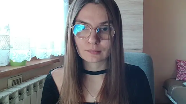 LooveELLYx online show from 12/19/25, 07:37