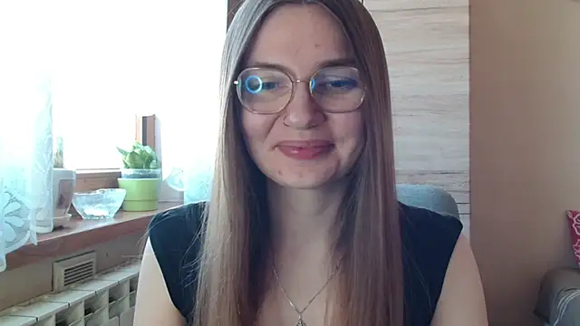 LooveELLYx online show from 04/10/26, 06:29