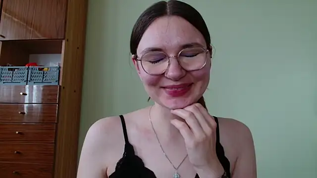 Snapshot of LooveELLYx chatting on 05/08/26, 06:30 LooveELLYx online show from 05/08/26, 06:30