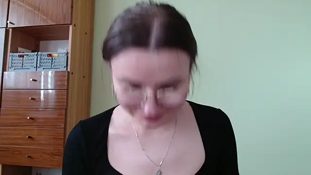 Snapshot of LooveELLYx chatting on 05/13/26, 01:30 LooveELLYx online show from 05/13/26, 01:30