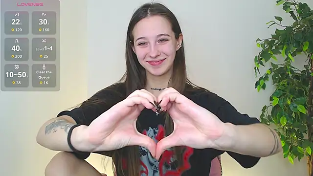 Little cherryy   online show from 10/18/25, 06:48