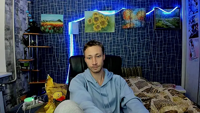 CuteBoy228 online show from 12/15/25, 09:08