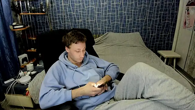 CuteBoy228 online show from 04/12/26, 05:18