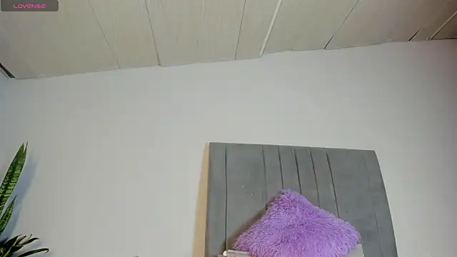 Sophia Ebony online show from 10/15/25, 01:00