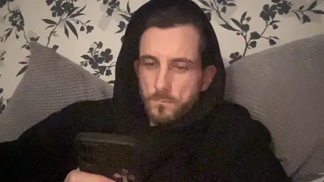 Snapshot of Big8inchUncutCock chatting on 04/03/26, 08:18 Big8inchUncutCock online show from 04/03/26, 08:18