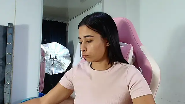 Snapshot of GraceWallace_ chatting on 04/25/26, 02:36 GraceWallace online show from 04/25/26, 02:36
