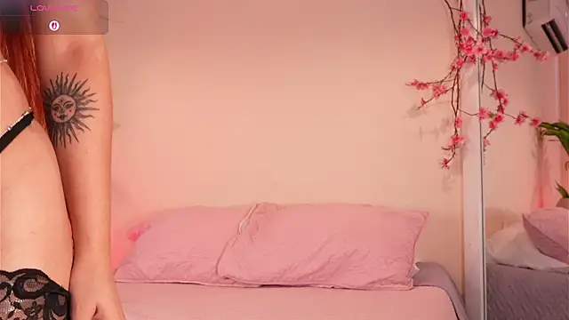 mili moon  online show from 11/12/25, 12:16