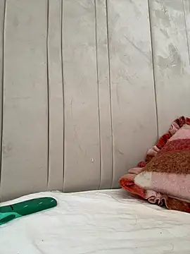 Snapshot of Desire-XOXOX chatting on 09/19/25, 02:18 Desire-XOXOX online show from 09/19/25, 02:18