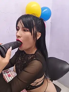 Snapshot of karinnahotdirty chatting on 06/19/26, 10:13 karinnahotdirty online show from 06/19/26, 10:13